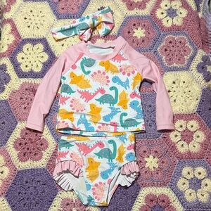 SHEIN Pink Long Sleeve Kids Rashguard Set with Multicolor Dinosaur Print